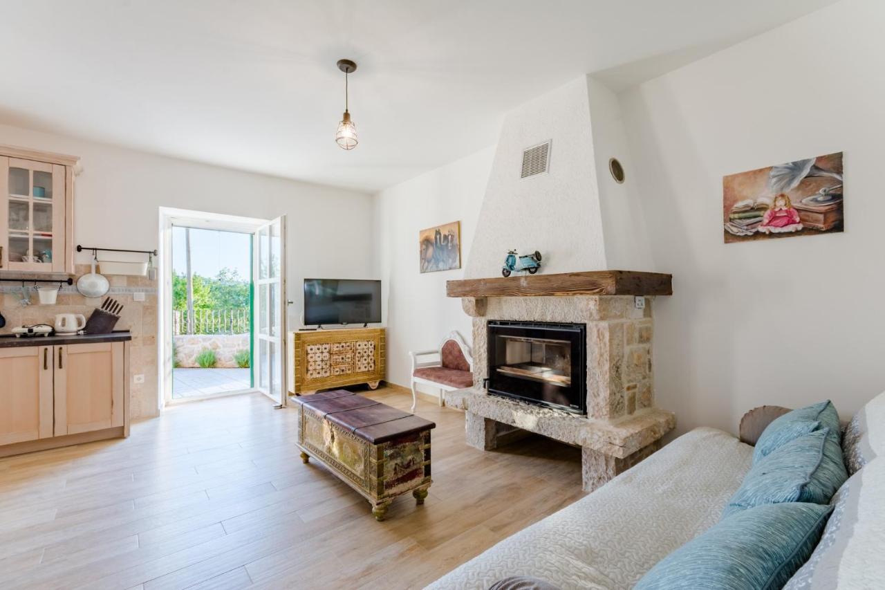 Holiday Home Rustic Kraljici Luaran gambar