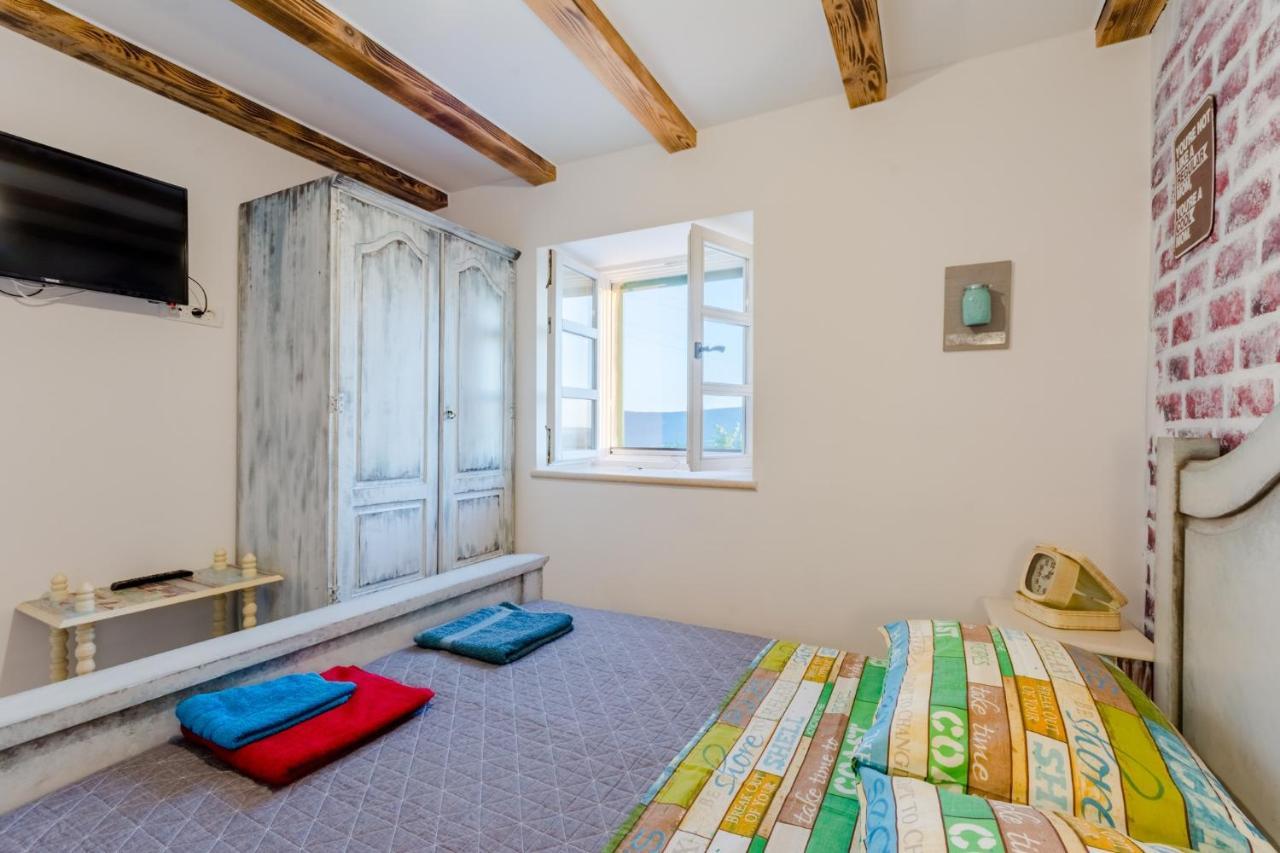 Holiday Home Rustic Kraljici Luaran gambar