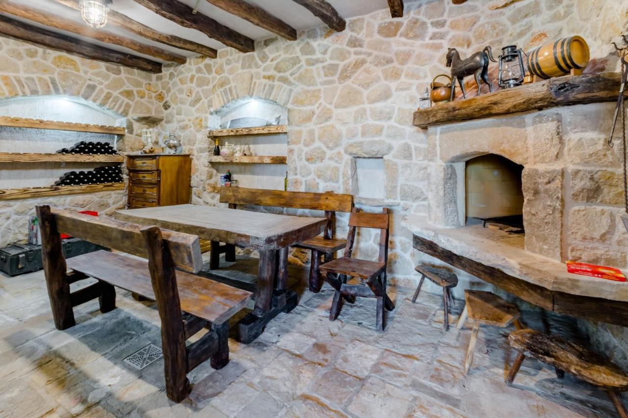 Holiday Home Rustic Kraljici Luaran gambar