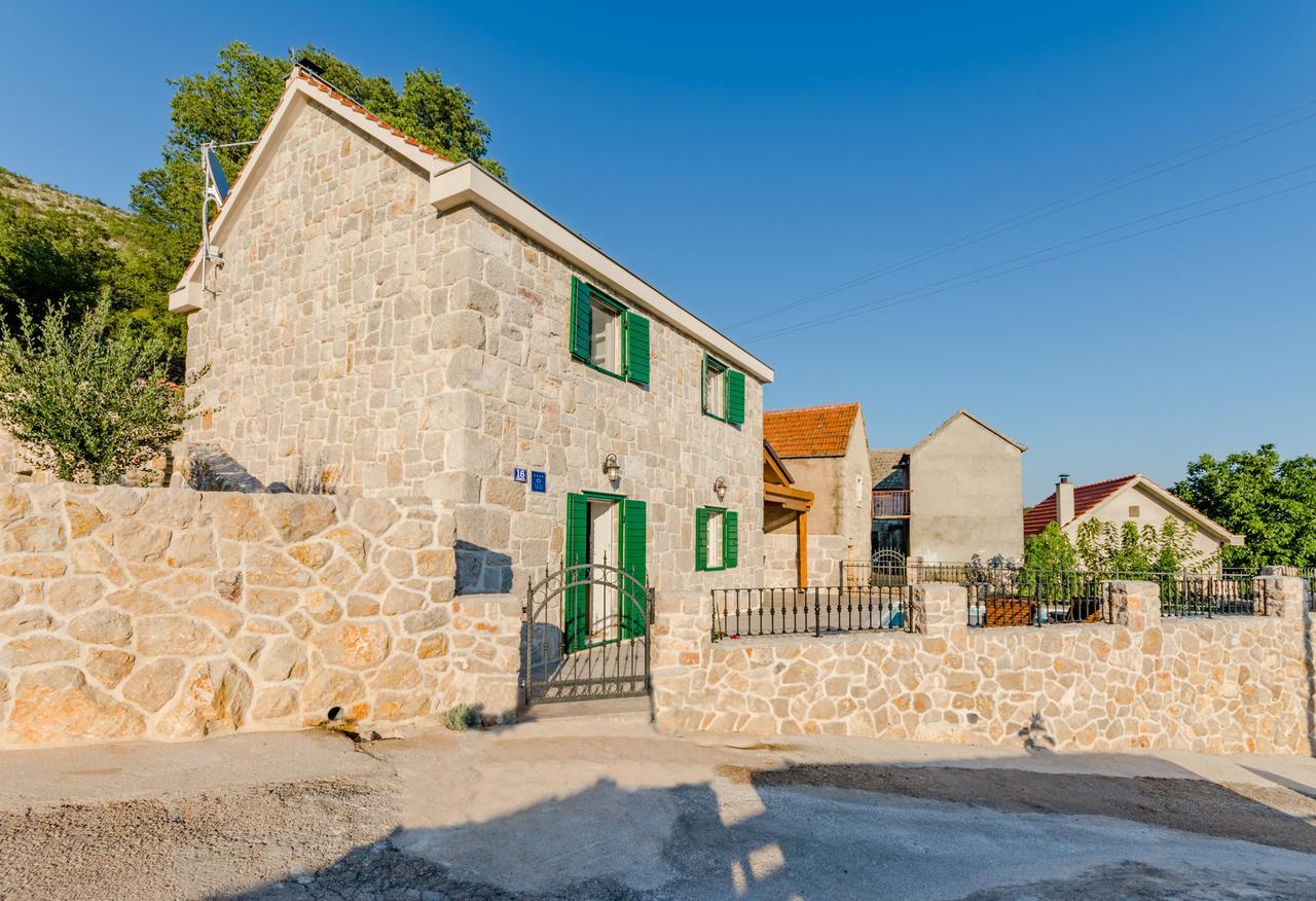 Holiday Home Rustic Kraljici Luaran gambar