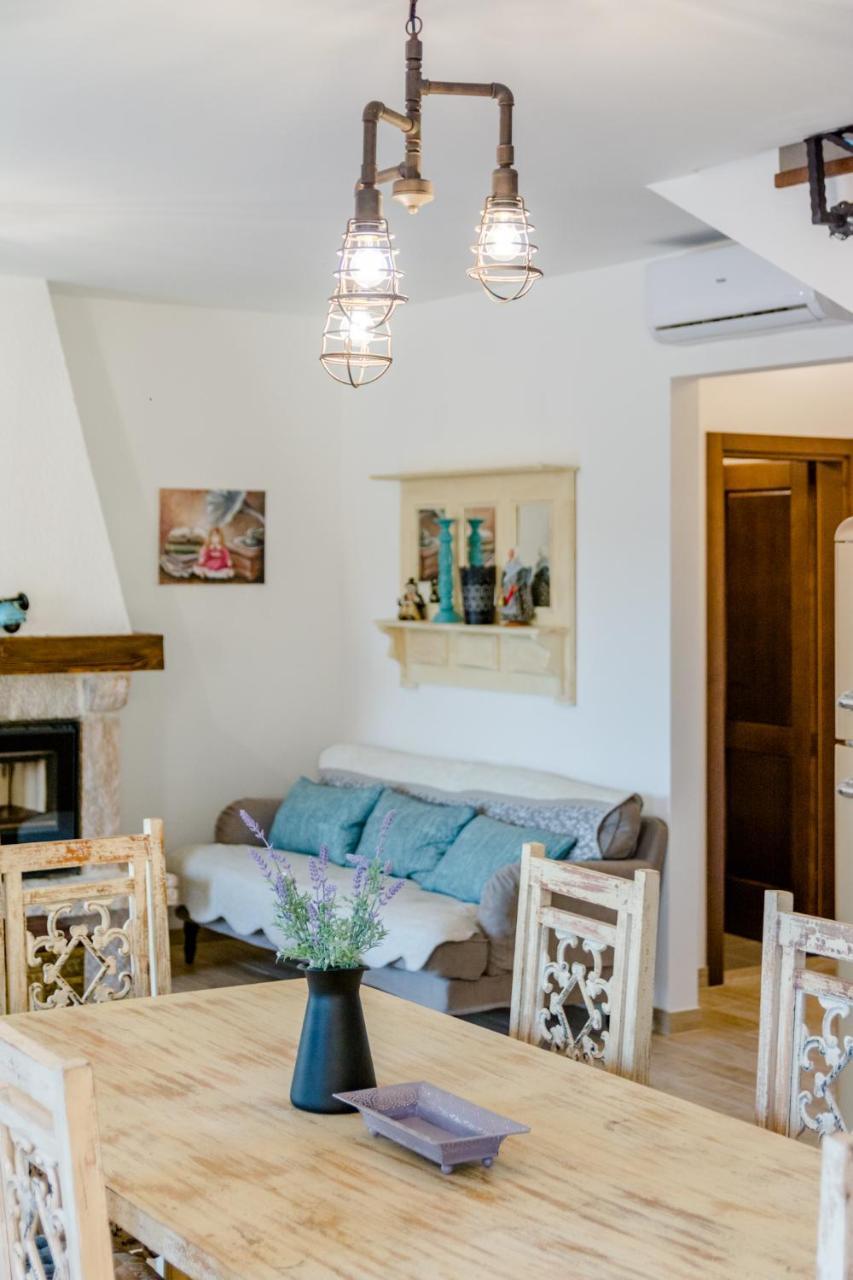 Holiday Home Rustic Kraljici Luaran gambar