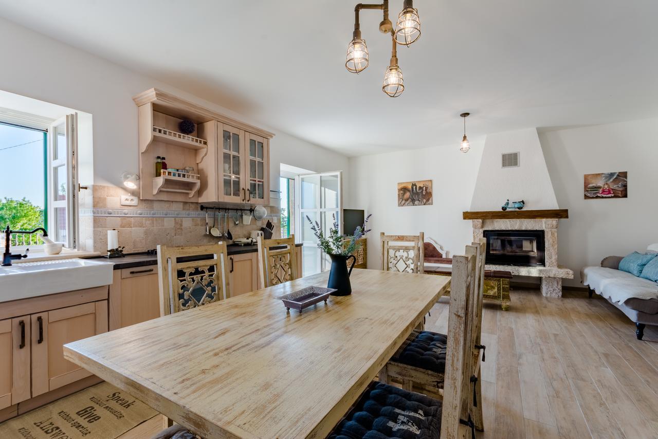 Holiday Home Rustic Kraljici Luaran gambar