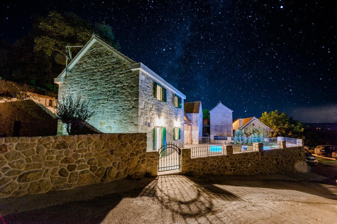 Holiday Home Rustic Kraljici Luaran gambar