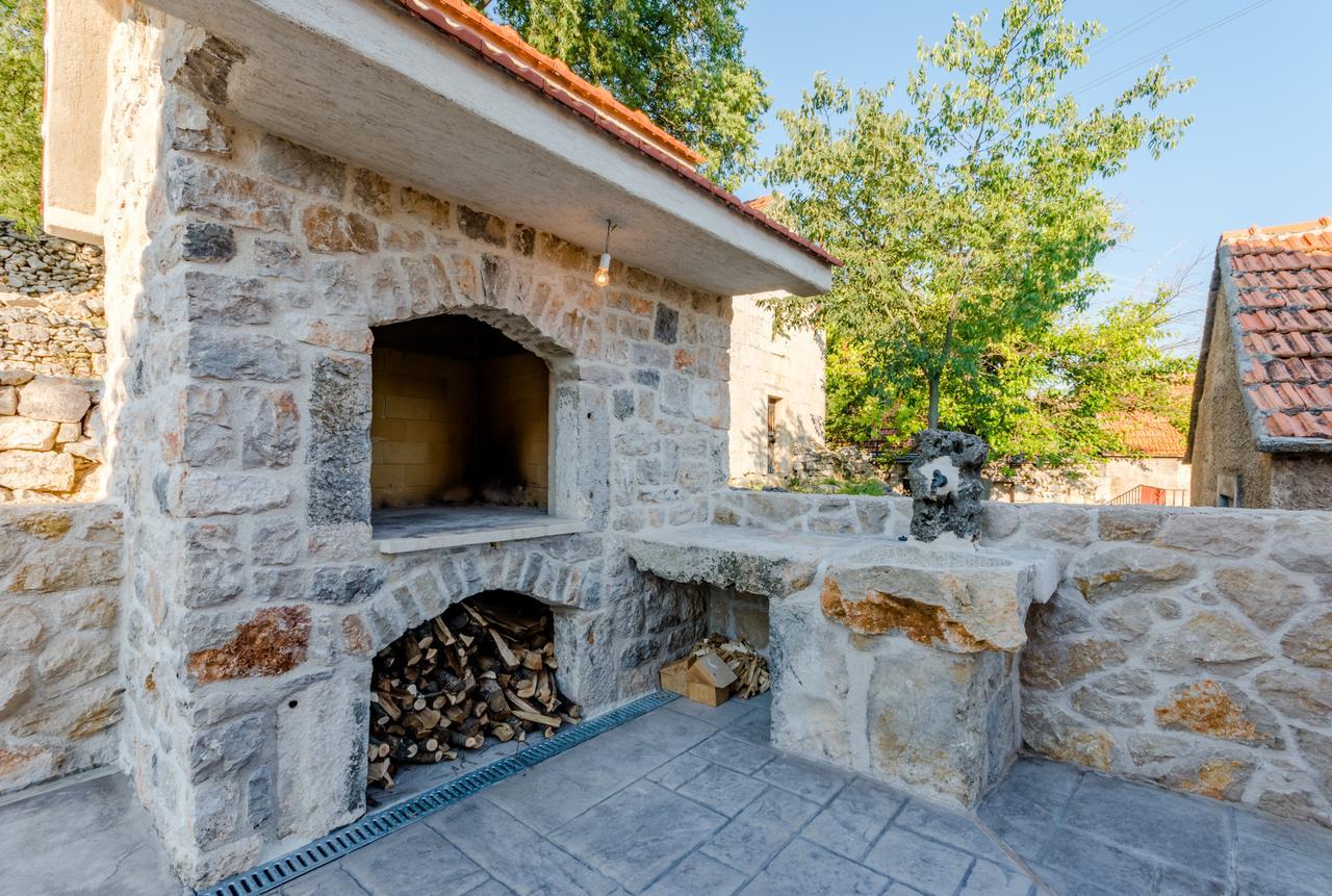 Holiday Home Rustic Kraljici Luaran gambar