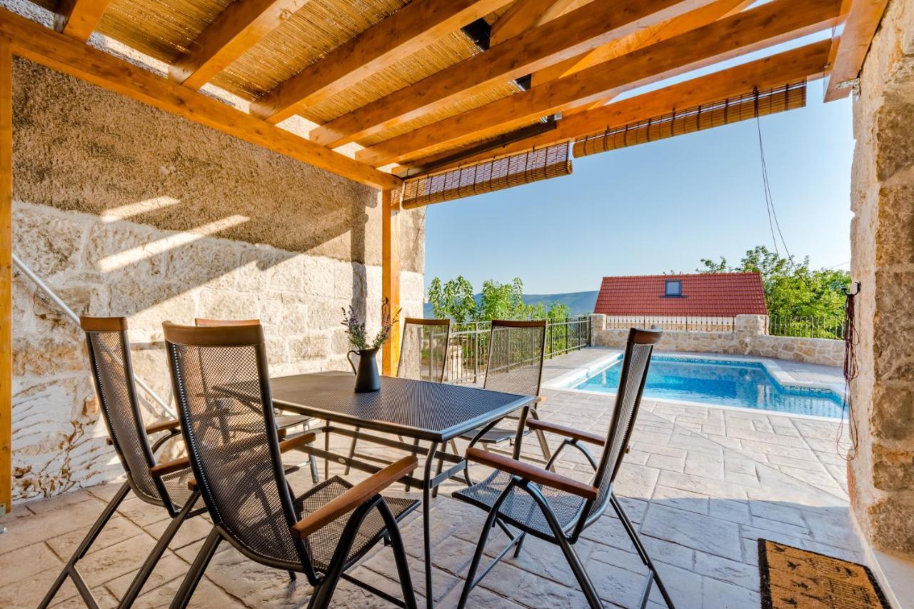 Holiday Home Rustic Kraljici Luaran gambar