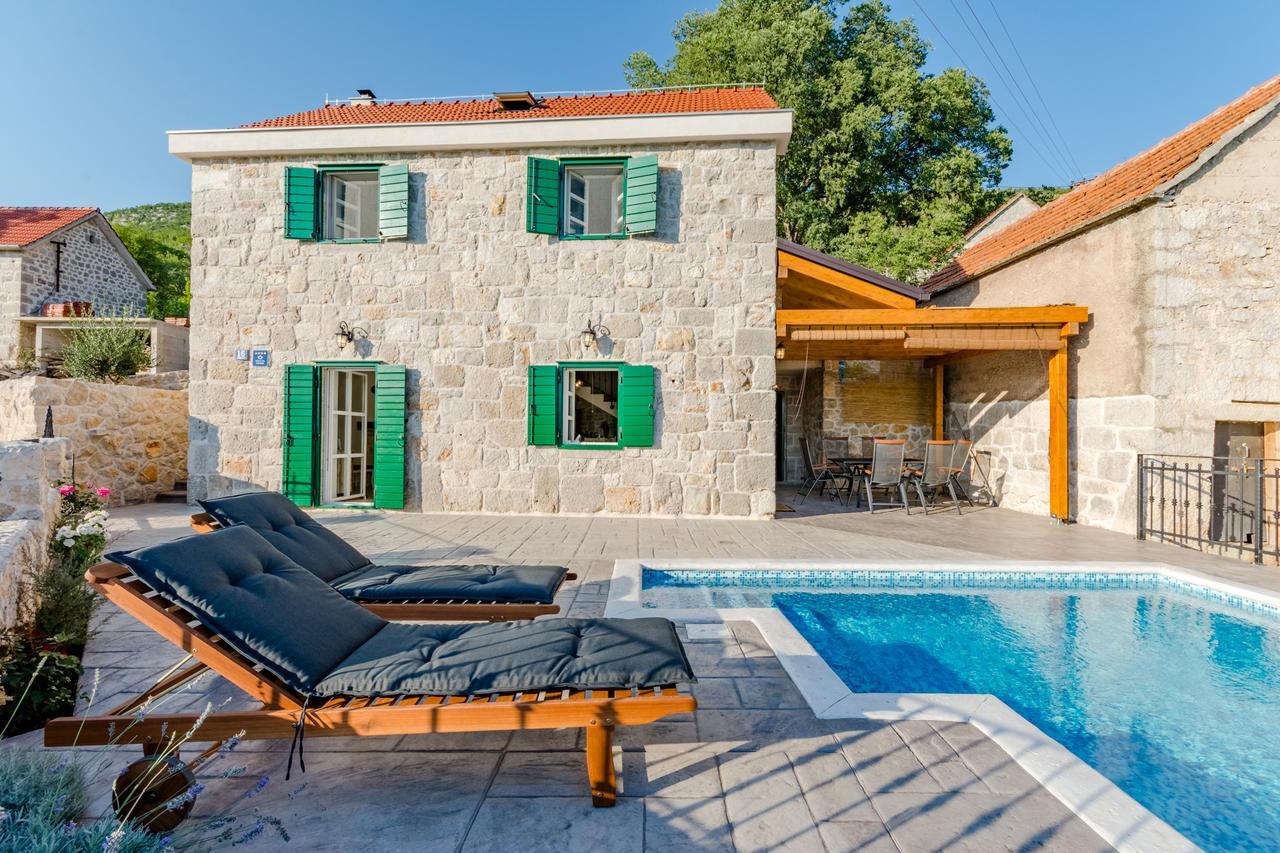 Holiday Home Rustic Kraljici Luaran gambar