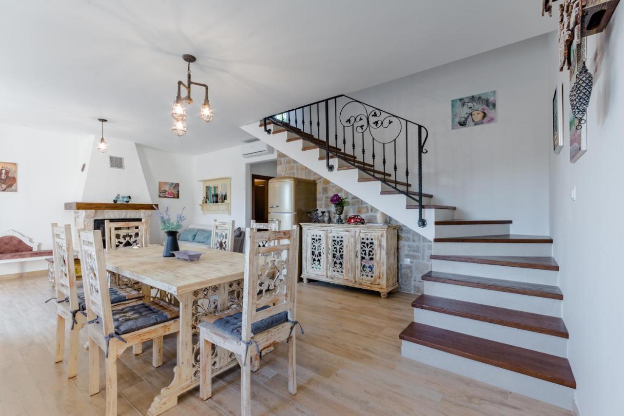 Holiday Home Rustic Kraljici Luaran gambar